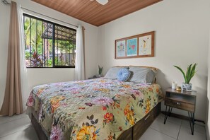 2 bedrooms, in-room safe, desk, iron/ironing board