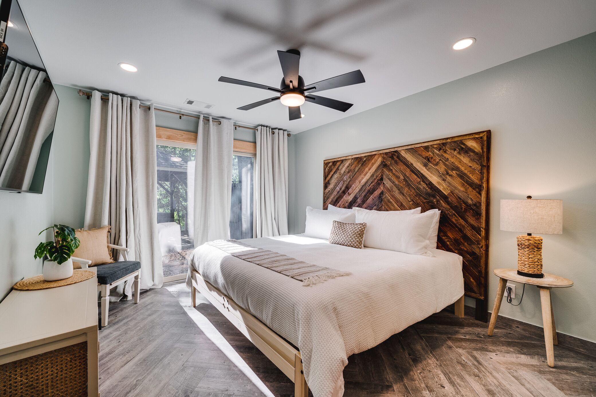 4 chambres, fer et planche à repasser, Wi-Fi gratuit, draps fournis