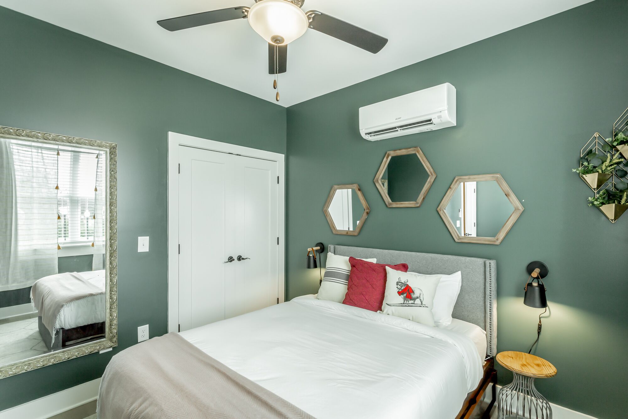 2nd floor bedroom