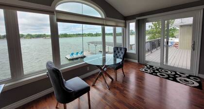 Magnificent Lakefront Modern Cottage