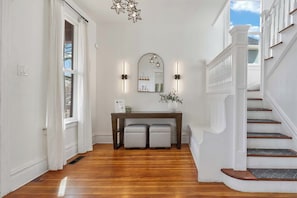 Interior - Northwest Retreat with Cedar Hot tub (Seattle)