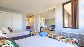 1 bedroom, desk, iron/ironing board, free WiFi - 21st Floor Ocean view unit at The Waikiki Banyan (Honolulu)