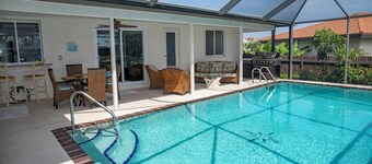 The Admiral's Lodge- newly renovated to state of the art Luxury