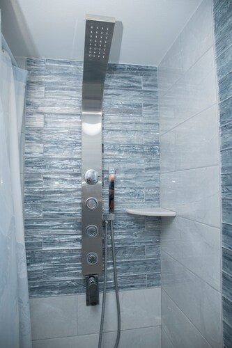 The Admiral's Lodge- newly renovated to state of the art Luxury