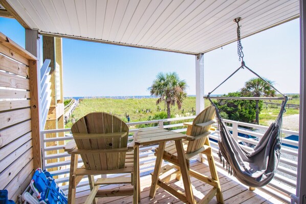Outdoor dining - #1 Beach Oasis w/ beach access on Carolina Beach! (Carolina Beach)