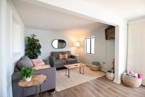 Smart TV, books - #1 Beach Oasis w/ beach access on Carolina Beach! (Carolina Beach)