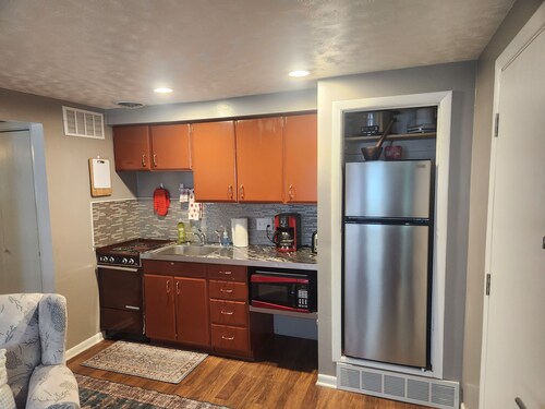 Welcoming, Wonderfully Cozy 1 bdrm Apt