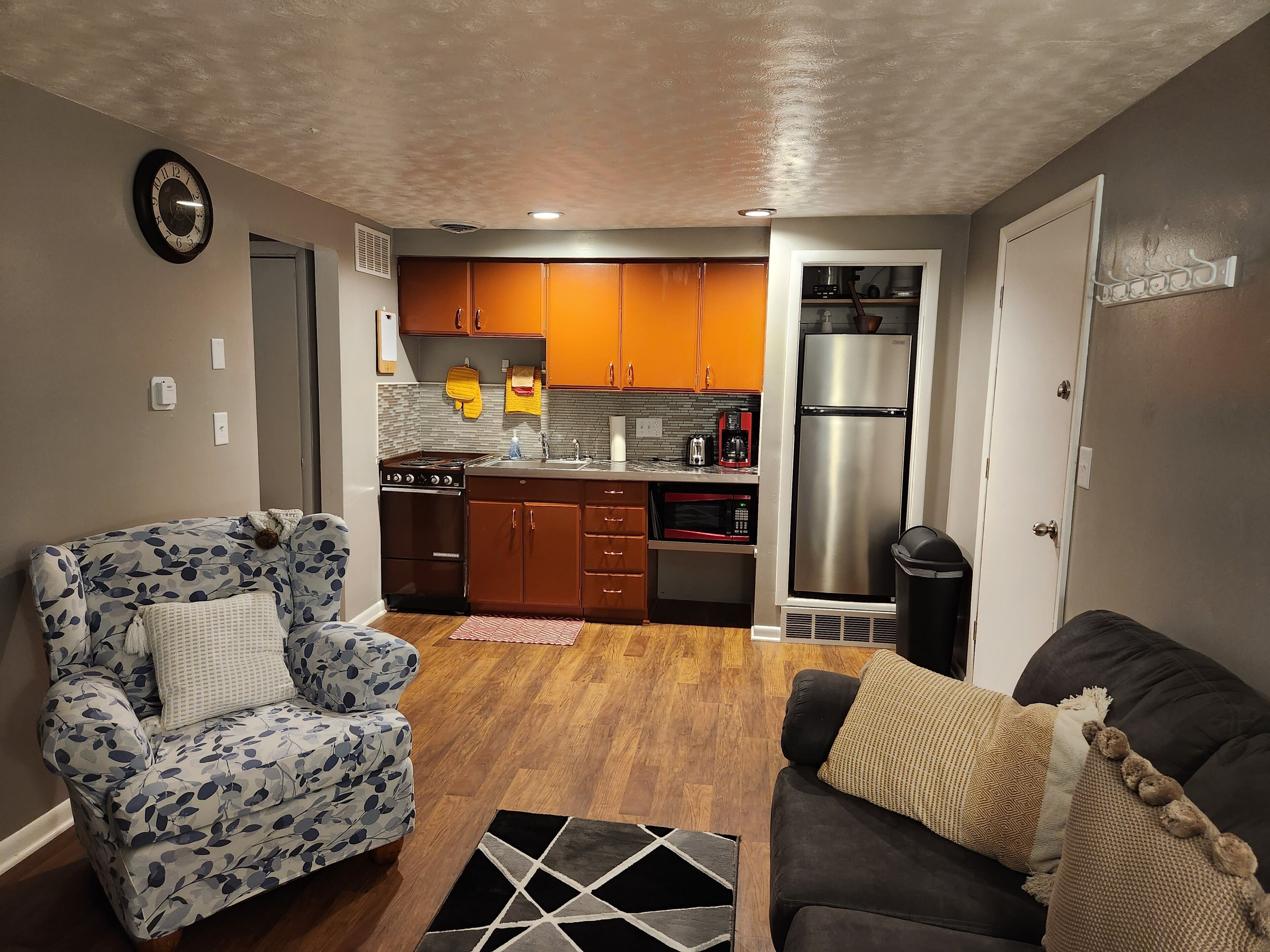 Welcoming, Wonderfully Cozy 1 bdrm Apt in Mason City, United States