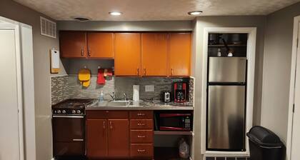 Welcoming, Wonderfully Cozy 1 bdrm Apt