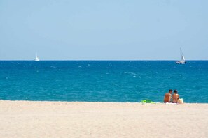 Beach nearby - Beach at 400m, Portaventura and Ferrari Land at 1300m. With terrace and swimming pool, (Salou)