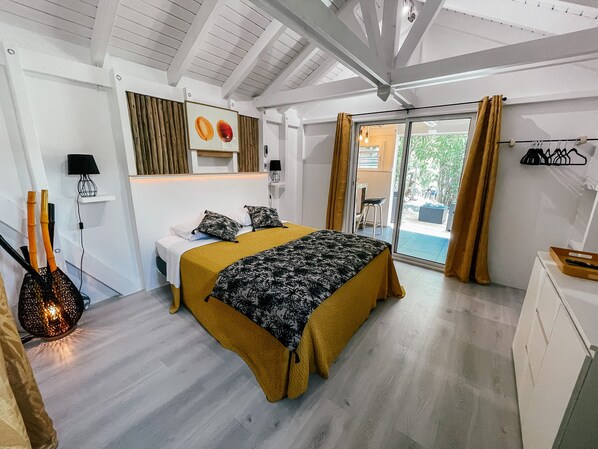 1 bedroom, travel cot, free WiFi, bed sheets