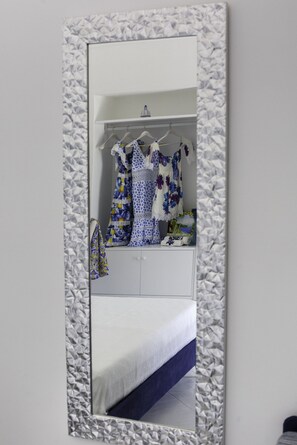 1 室のベッドルーム、アイロン / アイロン台、WiFi (無料)、ベッドシーツ