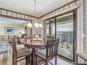 Dining - Retreat by the Sea (Myrtle Beach)