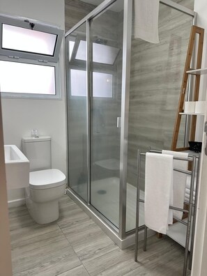 Hair dryer, towels - AZORES CALHETA INN T2 (Ponta Delgada)