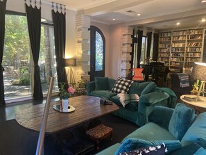 Smart TV, fireplace, video games, books