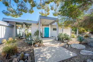 Exterior - Vista Olivera - hillside home in Palm Springs (Palm Springs)