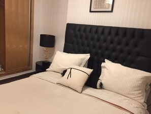 2 habitaciones, tabla de planchar con plancha y wifi gratis 