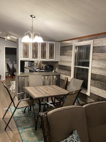 Private Cottage Near The Lake with 3 bedrooms, 2 baths, and a gameroom! 