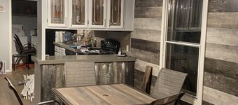 Private Cottage Near The Lake with 3 bedrooms, 2 baths, and a gameroom! 