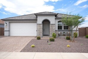 Exterior - 4BR Home Near State Farm Stadium with Pool & Patio (Glendale)