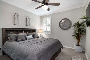 4 slaapkamers, een strijkplank/strijkijzer, reisbedje, wifi