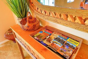 Interior - Lost Dutchman Retreat Stunning Views Dog Friendly (Apache Junction)