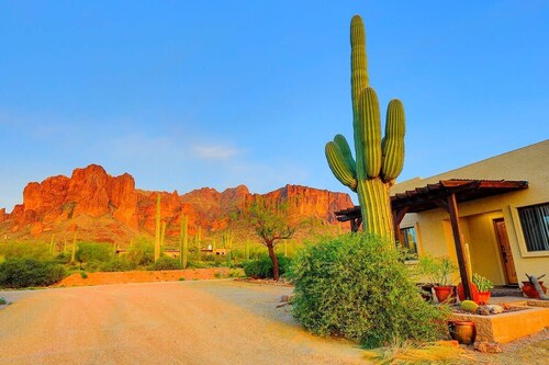 Lost Dutchman Retreat Stunning Views Dog Friendly