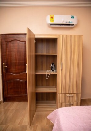 1 chambre, fer et planche Ă repasser, Wi-Fi, literie fournie