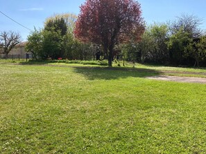 Property grounds - Private-Tranquil-Peaceful-Garden-Bbq (Genouille)