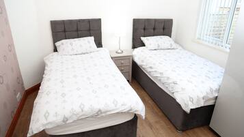3 bedrooms, iron/ironing board, WiFi, bed sheets