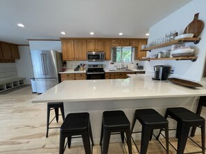 Fridge, microwave, oven, stovetop - Mid-Century Modern Gem next to Trails, Ski Resorts and Downtown Ogden (Ogden)