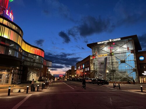 Mid-Century Modern Gem next to Trails, Ski Resorts and Downtown Ogden