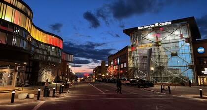 Mid-Century Modern Gem next to Trails, Ski Resorts and Downtown Ogden