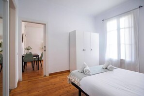 2 habitaciones, tabla de planchar con plancha, internet y ropa de cama 