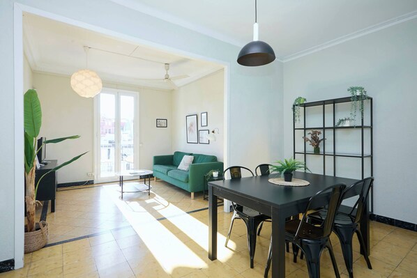 Unclassified image, 1 of 27, button