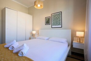 Unclassified image, 5 of 27, button