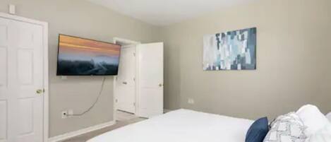 3 bedrooms, iron/ironing board, free WiFi, bed sheets