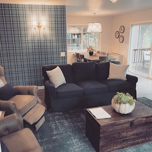 Living area - Magical Mountain Family Cabin (twain Harte)