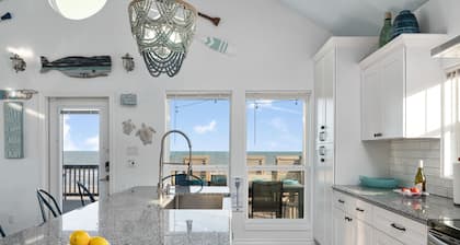 Gulf Front Luxury Beach House w/Mini Golf, Hot Tub, Firepit + Family Friendly