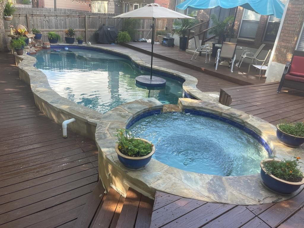 Little oasis in Uptown San Antonio pool & jacuzzi
