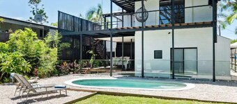 Stunning Coastal Home! The Perfect Family Getaway