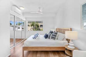2 chambres, fer et planche à repasser, Wi-Fi, draps fournis
