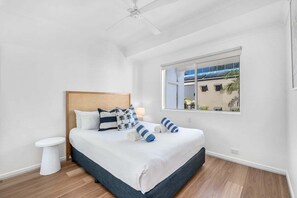 2 habitaciones, tabla de planchar con plancha, wifi y ropa de cama 