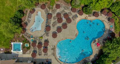 Bayside Resort condo near the beach with shared pools & fast WiFi - dog-friendly