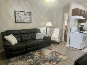 Una Smart TV, un reproductor estéreo