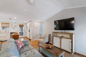 テレビ、書斎 / ワークスペース