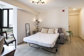 1 bedroom, desk, iron/ironing board, free WiFi