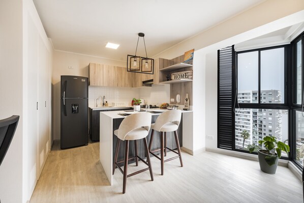 Fridge, microwave, oven, stovetop