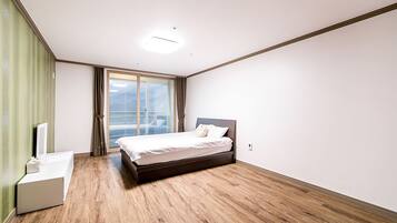 Suite, 3 Bedrooms