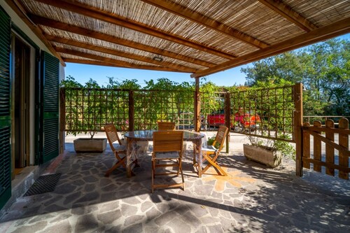 Casa Maestrini in Portoferraio 600 meters from the Sottobomba beach with a large open space